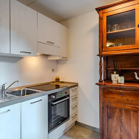 Centro Storico By Interhome * Πορλέτσα